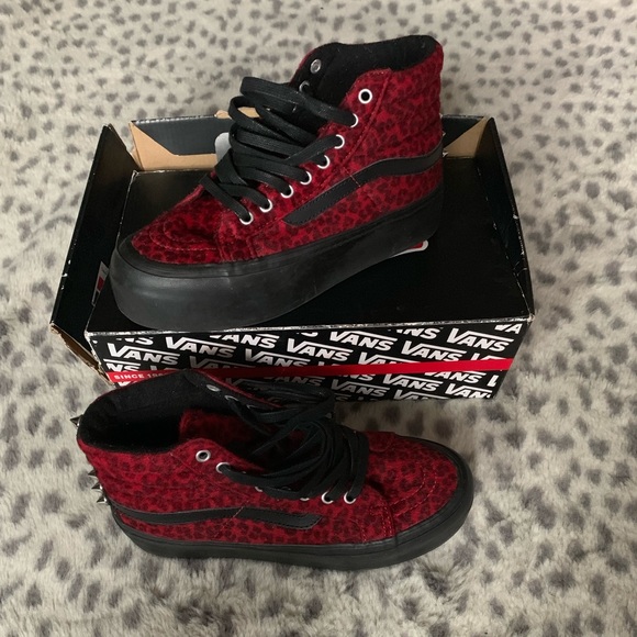 Vans Shoes - SOLD ON DEPOP 7/11/19